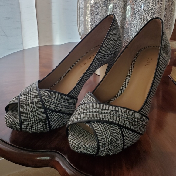 Talbots Peep Toe Platform Heels - Picture 10 of 11